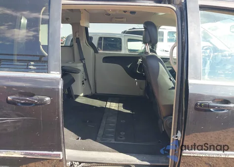 2014 Chrysler Town & Country Touring из США, поврежденный, VIN 2C4RC1BG3ER207848